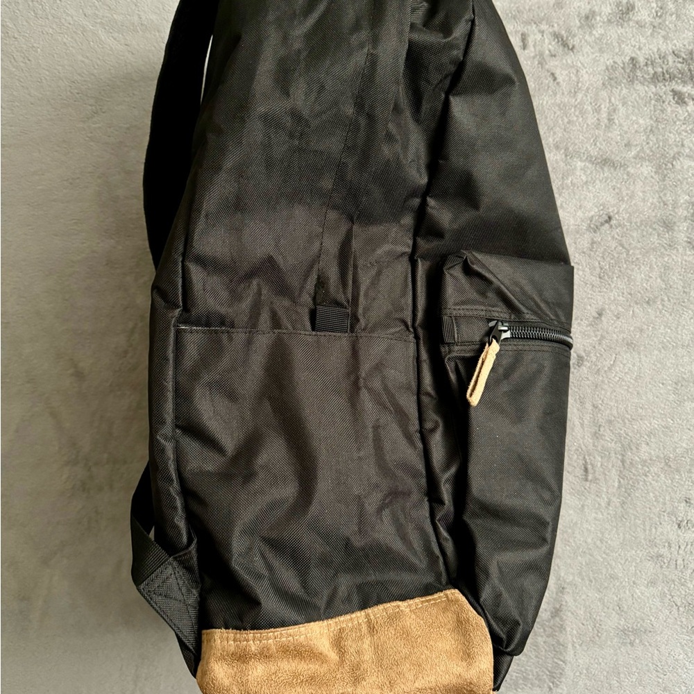 XL Backpack - Picture 5 of 6